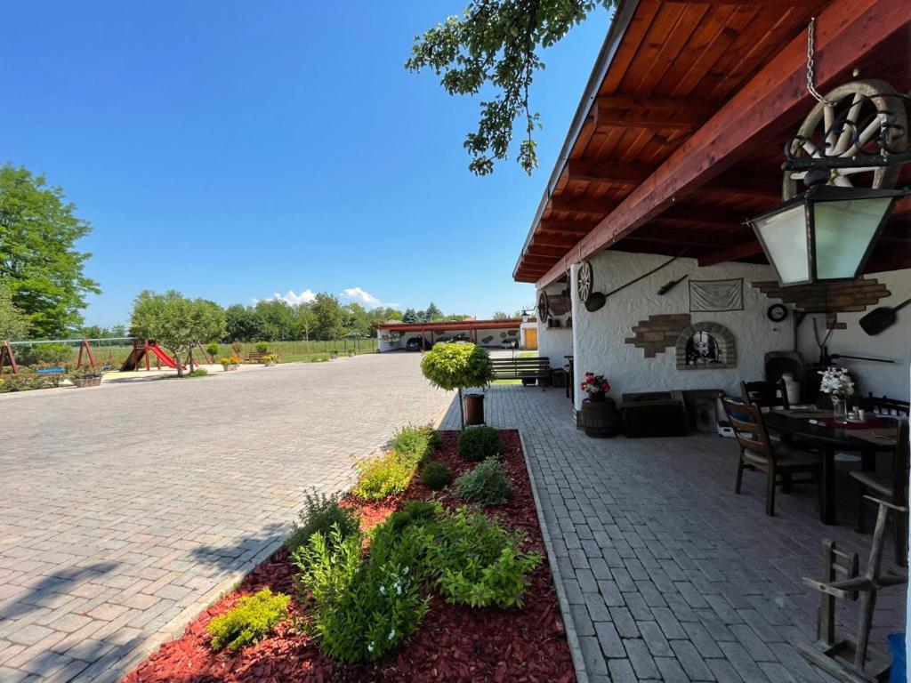 Kukorica Csarda Apartman Balatonujlak Exterior foto